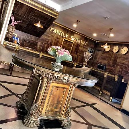 Hotell Family 4*